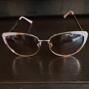 O by Oscar De La Renta sunglasses